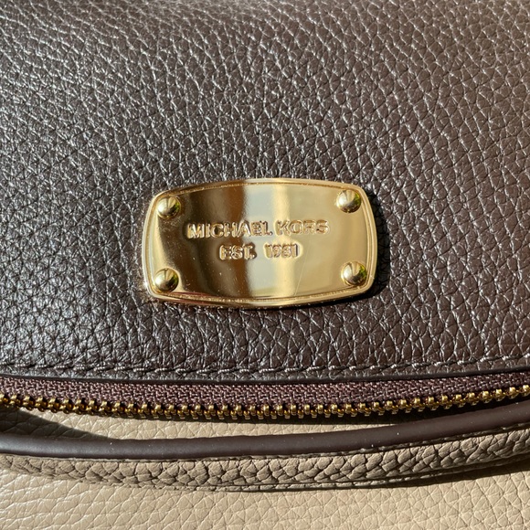 NWT MICHAEL MICHAEL KORS HANDBAG BEDFORD Dark Taupe/ Coffee - Picture 4 of 10